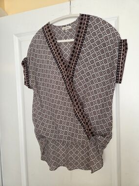 Max Studio Faux Wrap Drop Tail Short Sleeve Blouse Sz XS Preloved